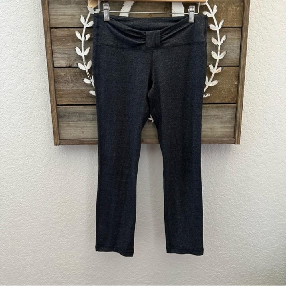 Lululemon gray bow front cropped leggings size 8